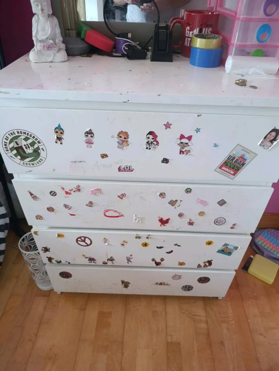 T.V / Media Storage Unit and chest of drawers. - Image 4