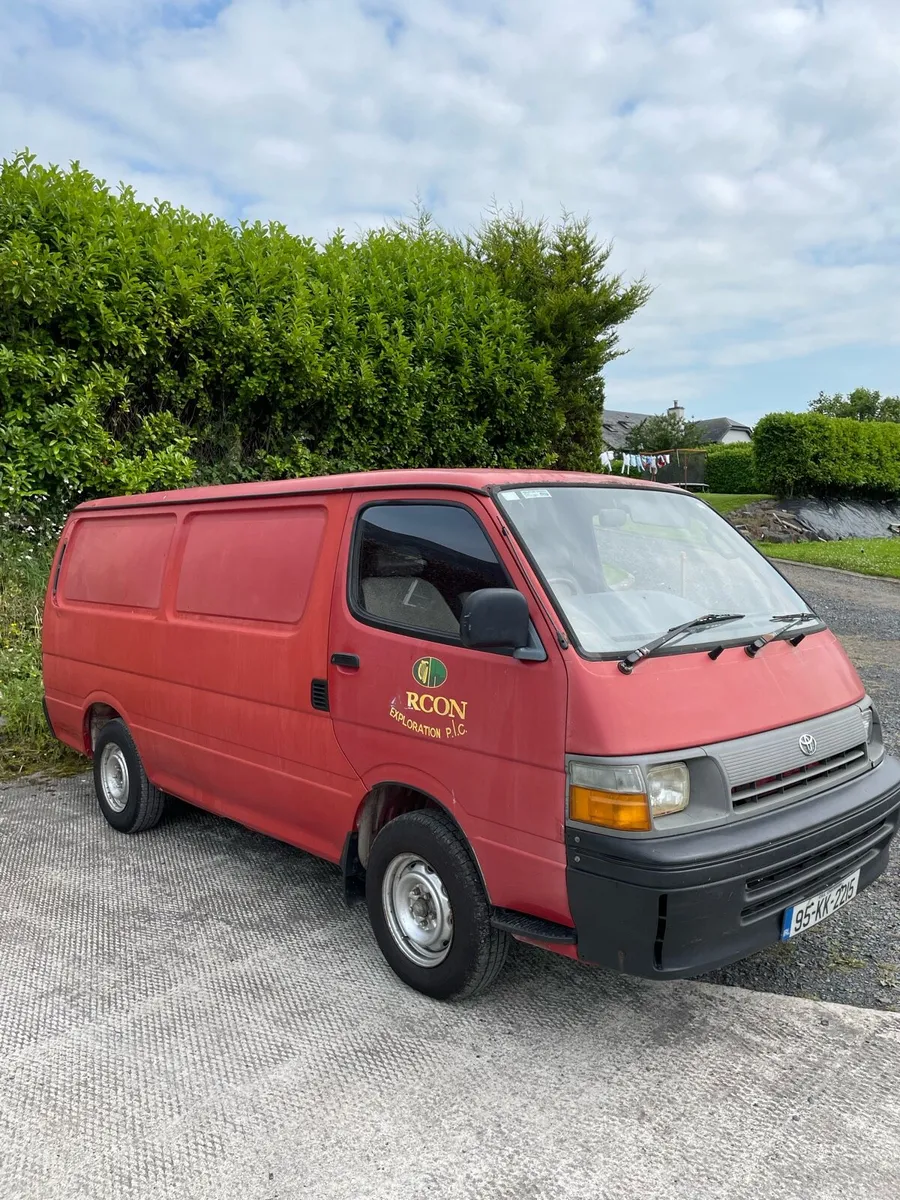 TOYOTA HIACE - Image 3
