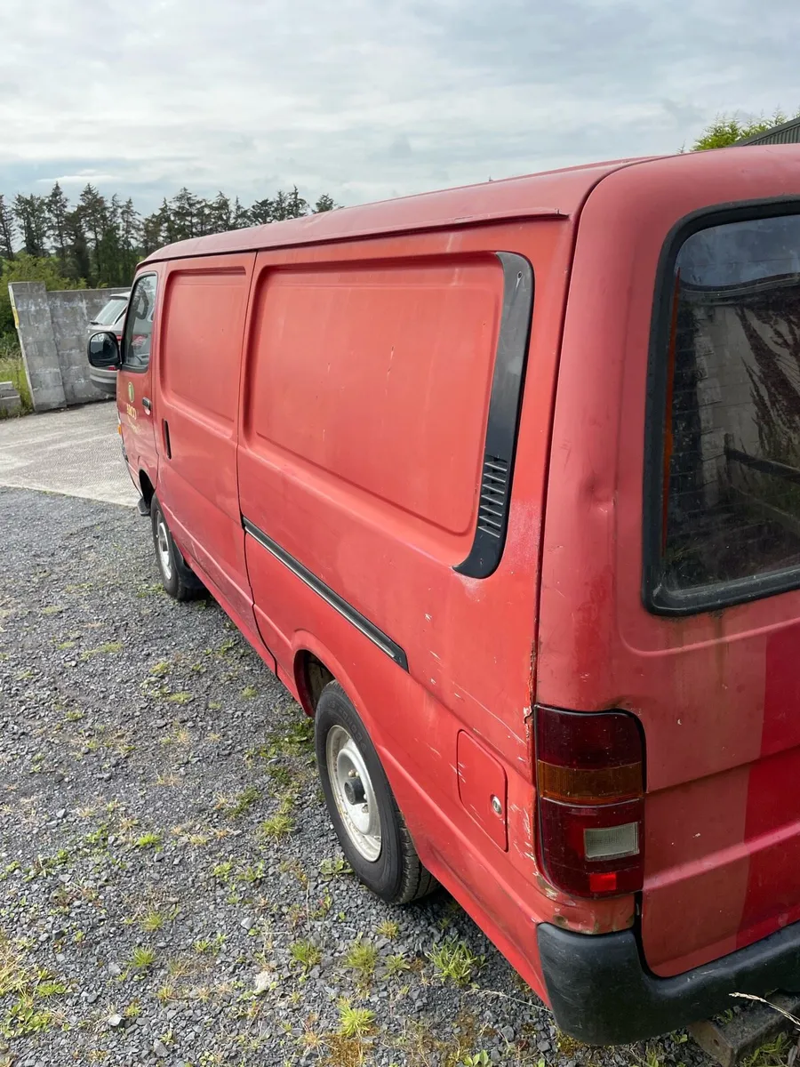 TOYOTA HIACE - Image 4