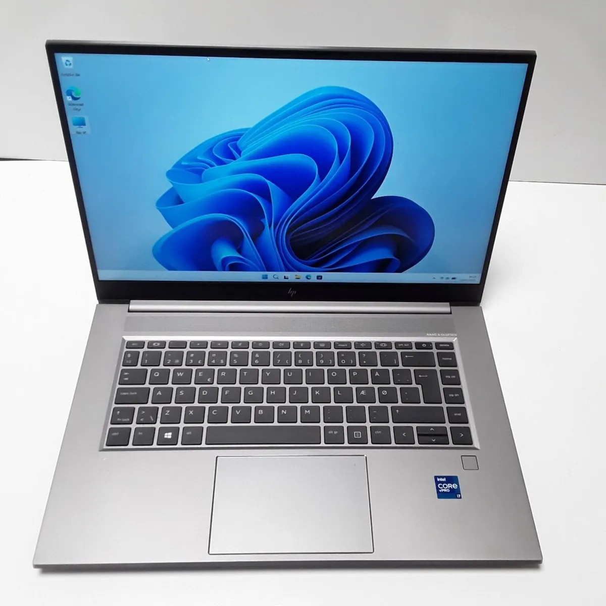 HP ZBook Studio 15.6 G8 Mobile Workstation Laptop - Image 2
