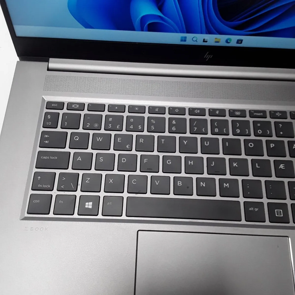 HP ZBook Studio 15.6 G8 Mobile Workstation Laptop - Image 4