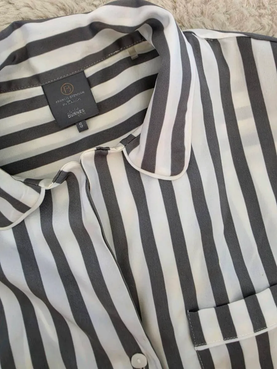 Francis Brennan Satin  grey Pyjama set S - Image 3