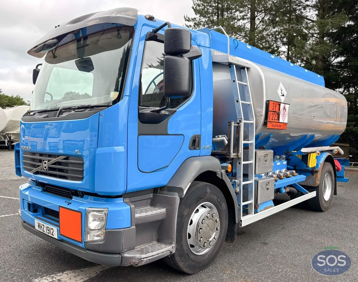 2009 Volvo FL 240 Rigid Tanker - Image 1