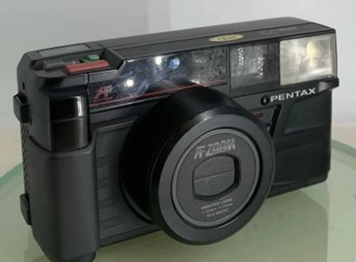 Pentax Zoom 70 35mm Film Camera - Image 1