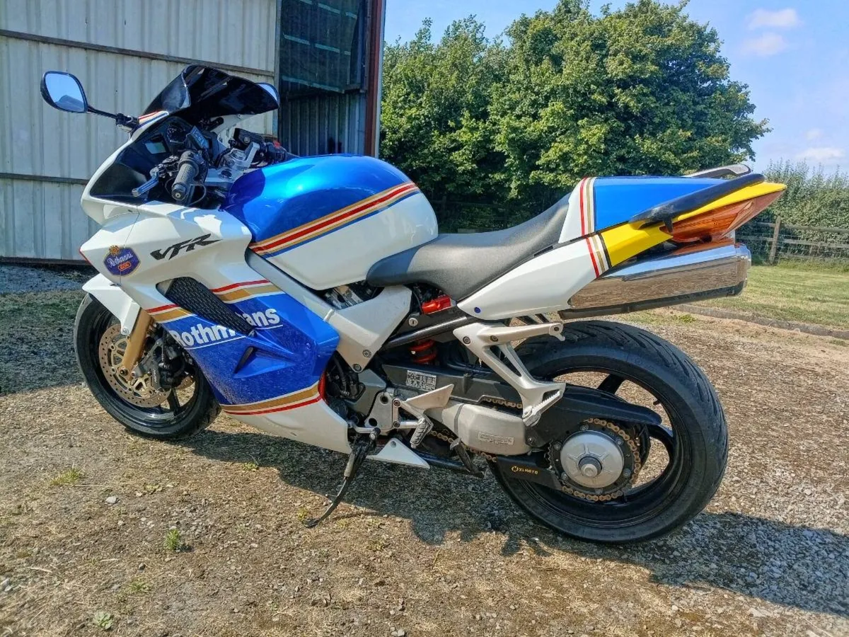 05 vfr 800 rothmans replica. - Image 3