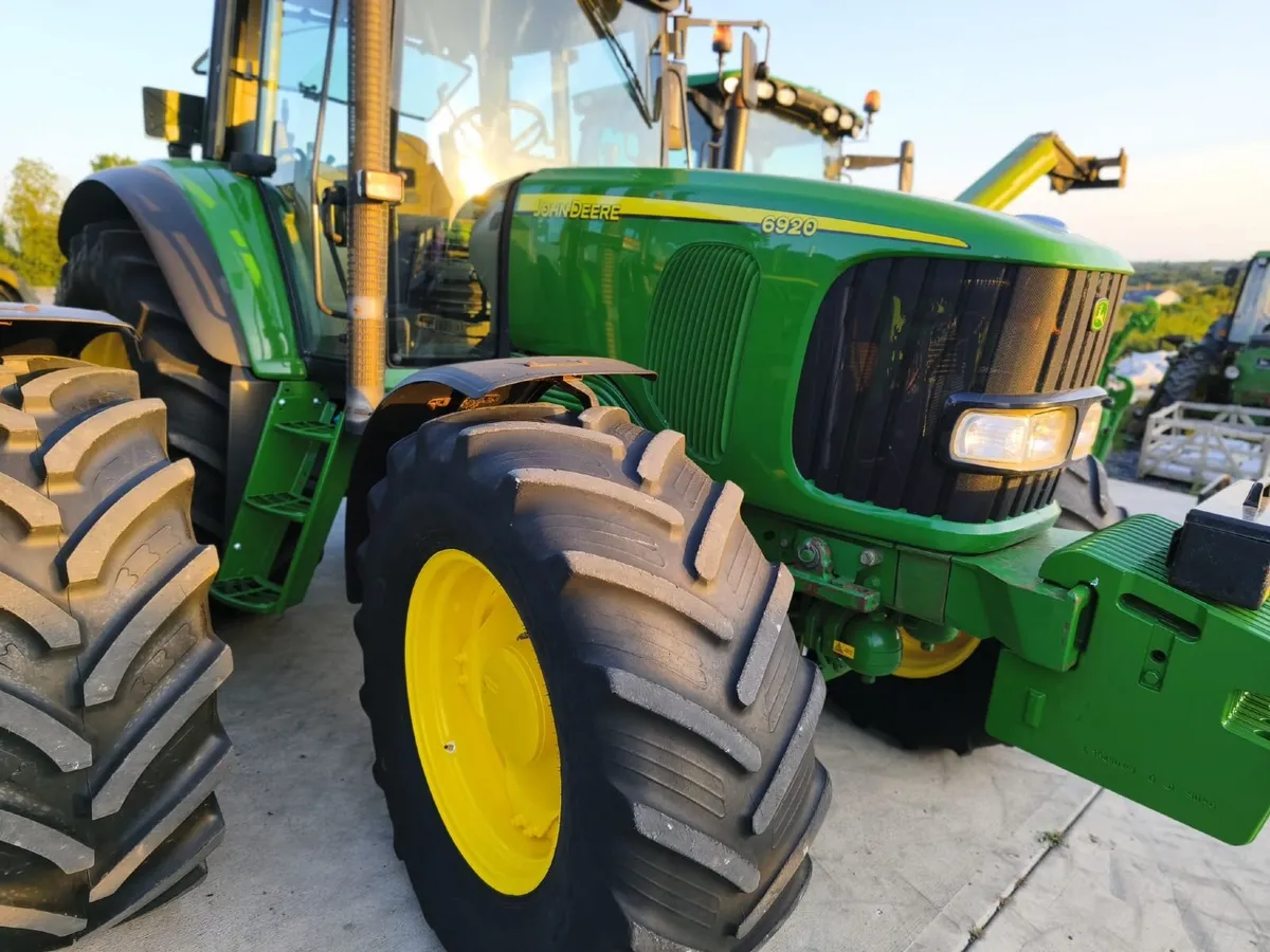 John Deere 6920  *Exceptional condition* - Image 3