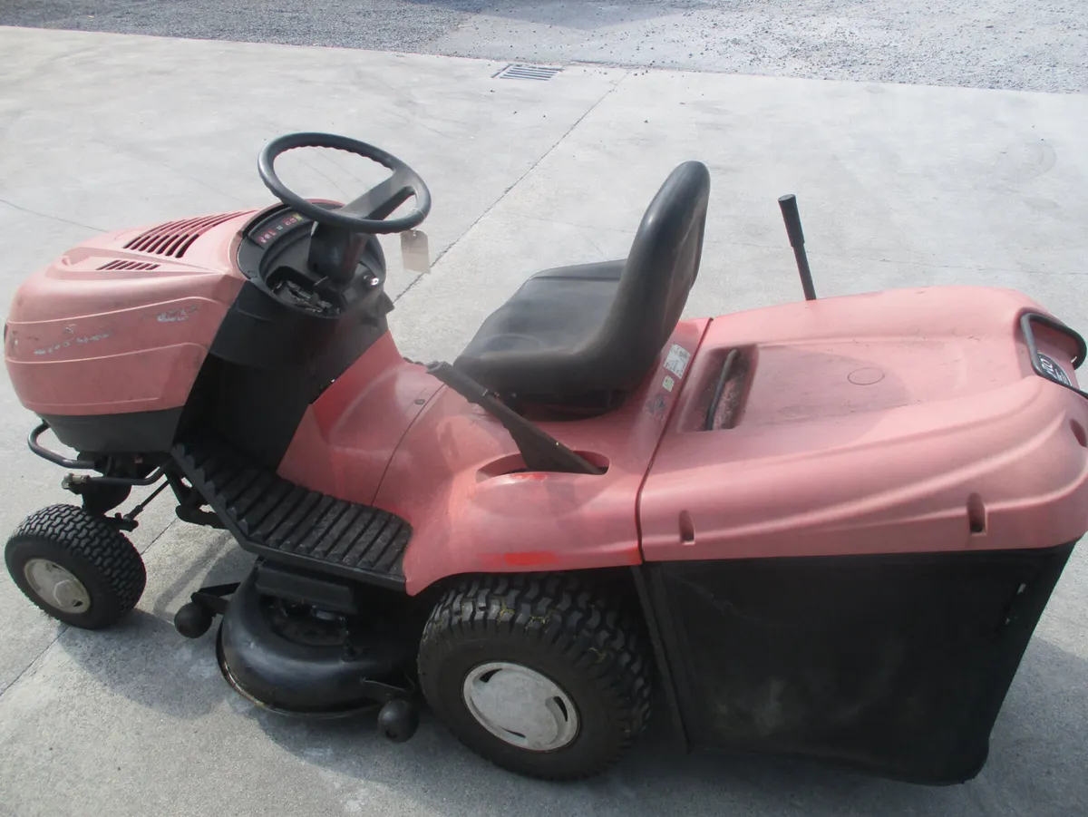 Castelgarden tractor mower - Image 2
