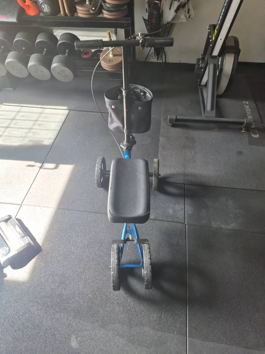 Knee scooter - Image 1