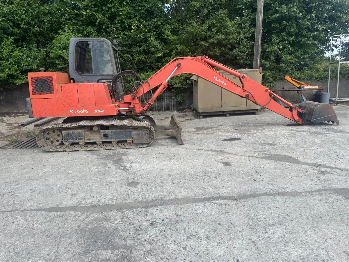 Kubota 6 ton excavator €9950 - Image 1