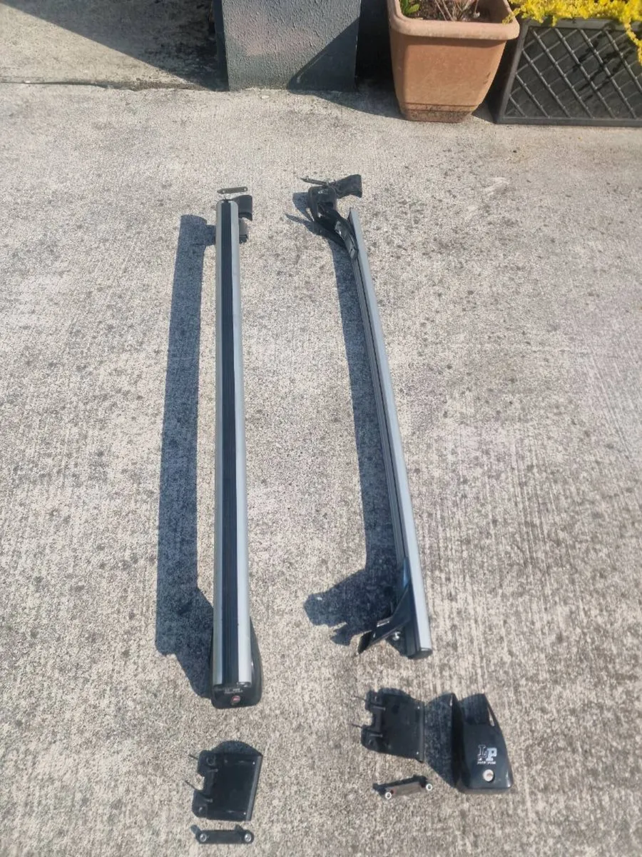 Roof Bars for Ford Mondeo 2017 liftback. - Image 1