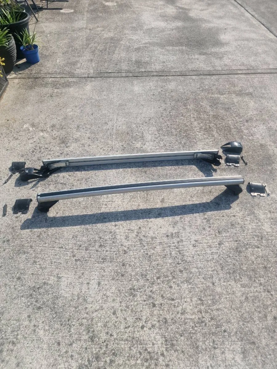 Roof Bars for Ford Mondeo 2017 liftback. - Image 4