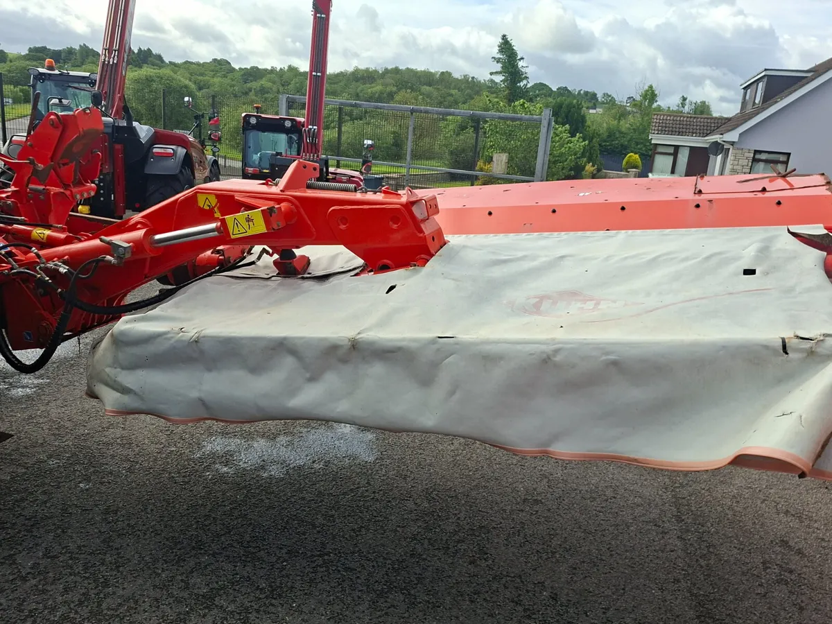 2012 KUHN BUTTERFLY MOWERS - Image 4