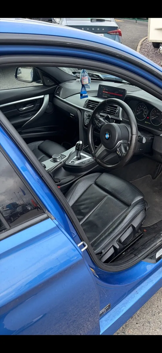 BMW 330e M Sport Shadow Edition - Image 2