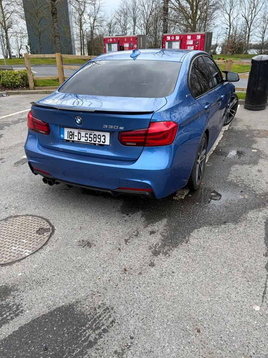 BMW 330e M Sport Shadow Edition - Image 3