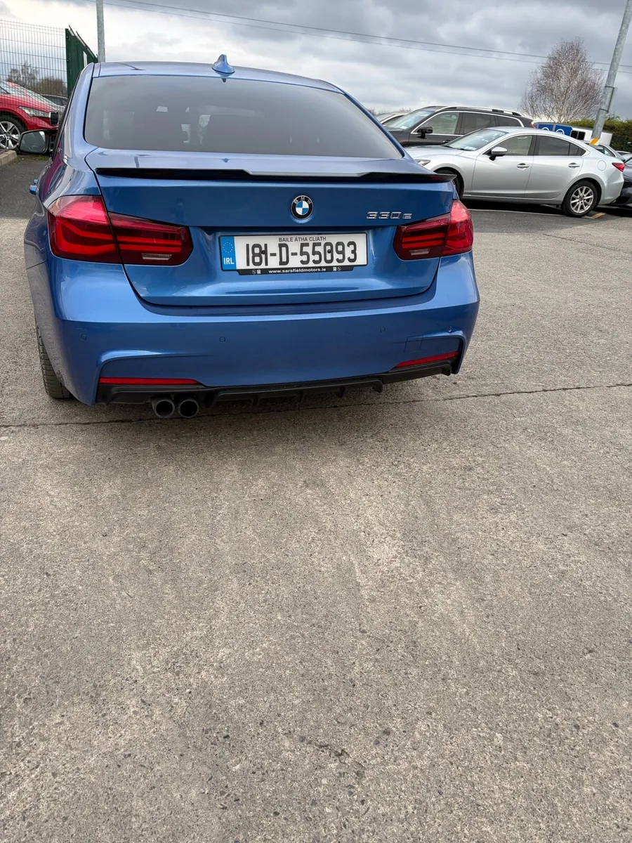 BMW 330e M Sport Shadow Edition - Image 4