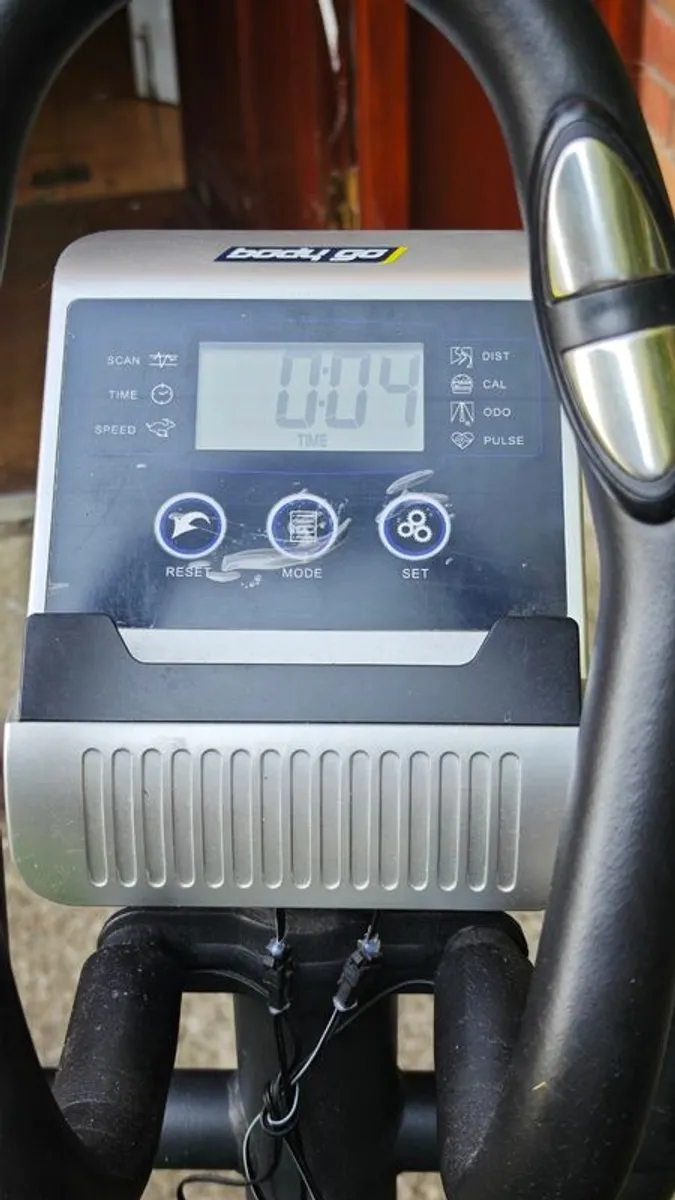 Body Go Elliptical Cross Trainer Very Good Condition - Image 2
