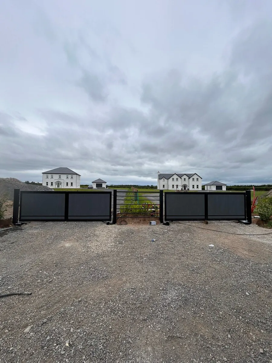 Farm/Commercial Buildings, Rollerdoors,Fabrication - Image 2