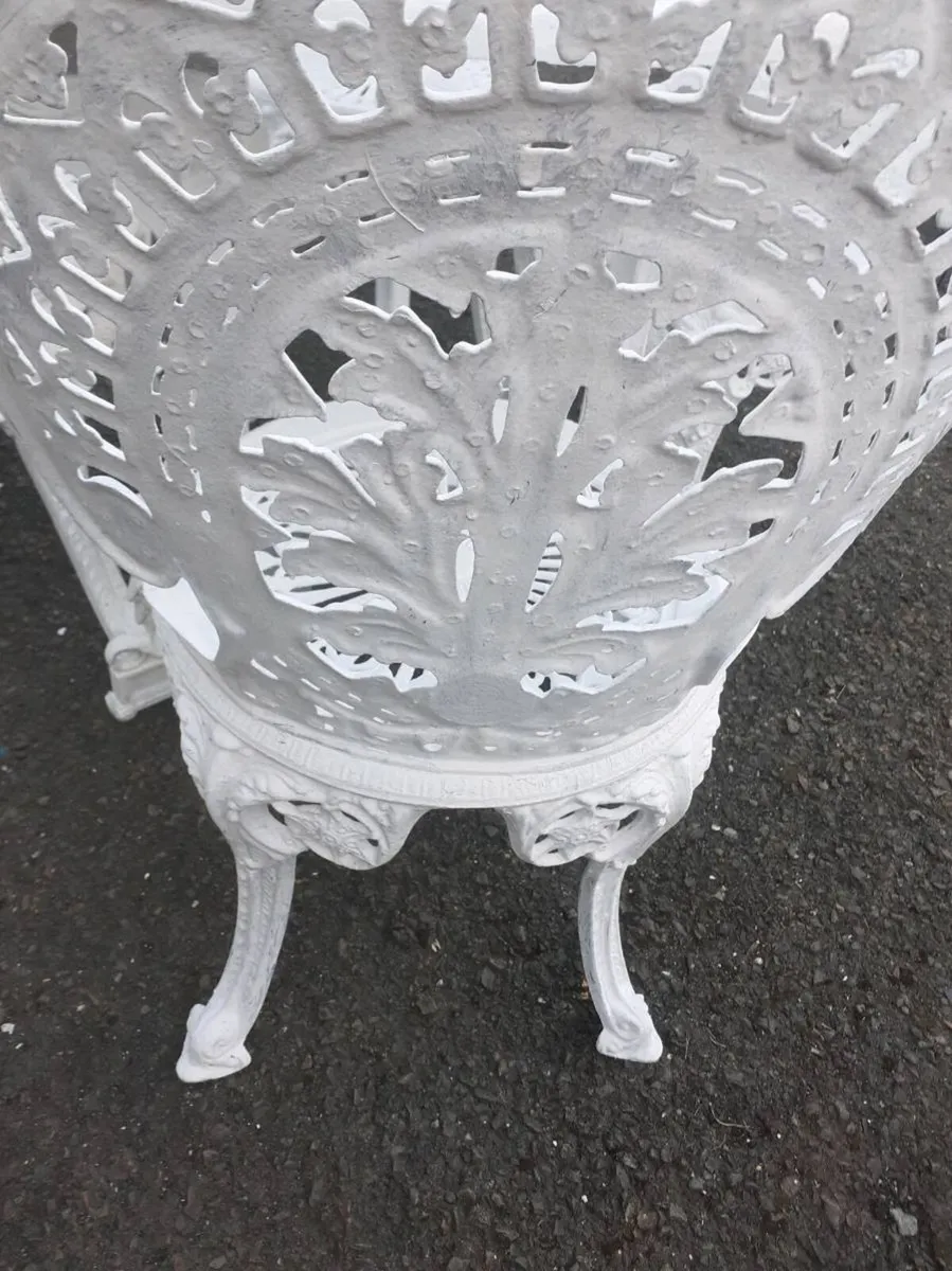 Table & 4 Chairs - Image 4