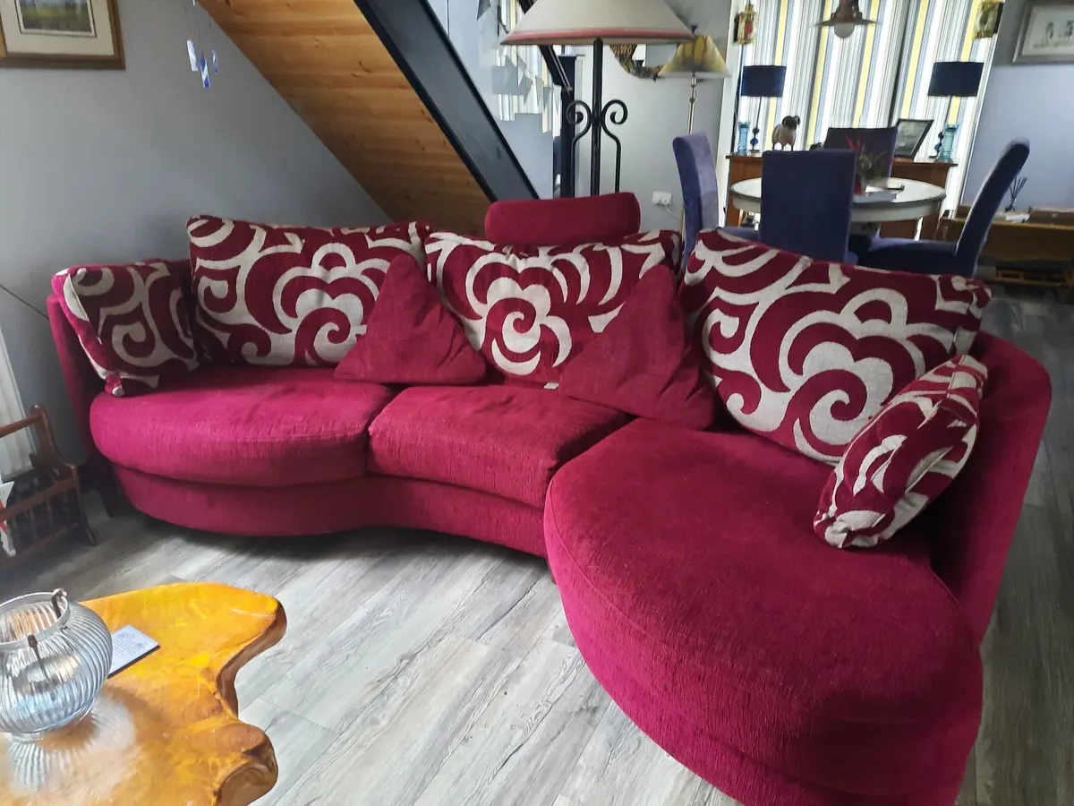 Fama Sofa - Image 1