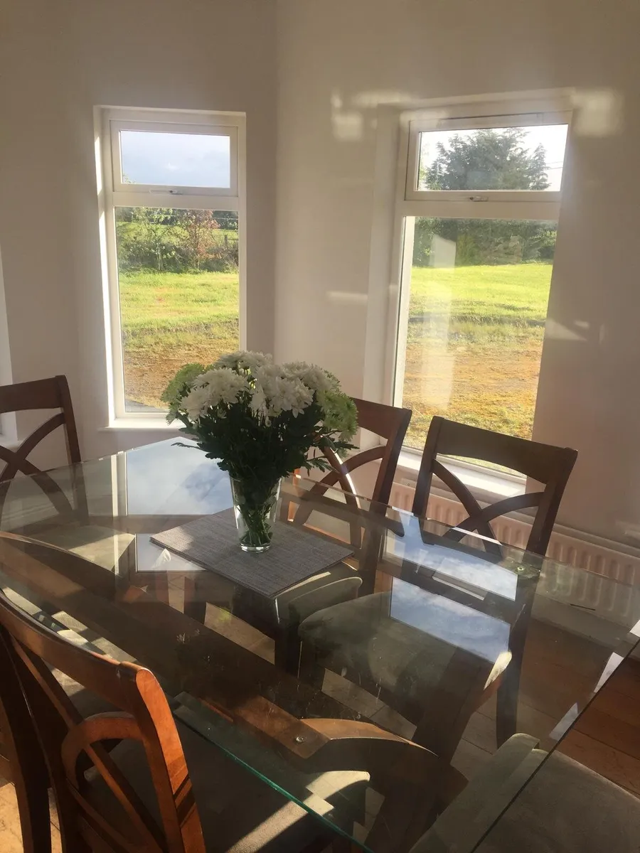 Table and Chairs - Image 2