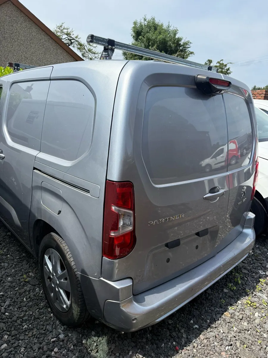Citroen Berlingo Peugeot partner combo back doors - Image 2