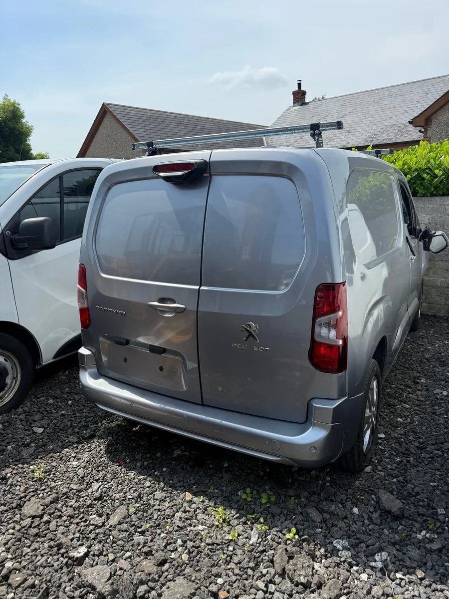 Citroen Berlingo Peugeot partner combo back doors - Image 1