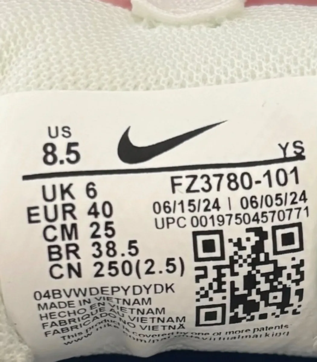 Nike Vomeros - Image 4