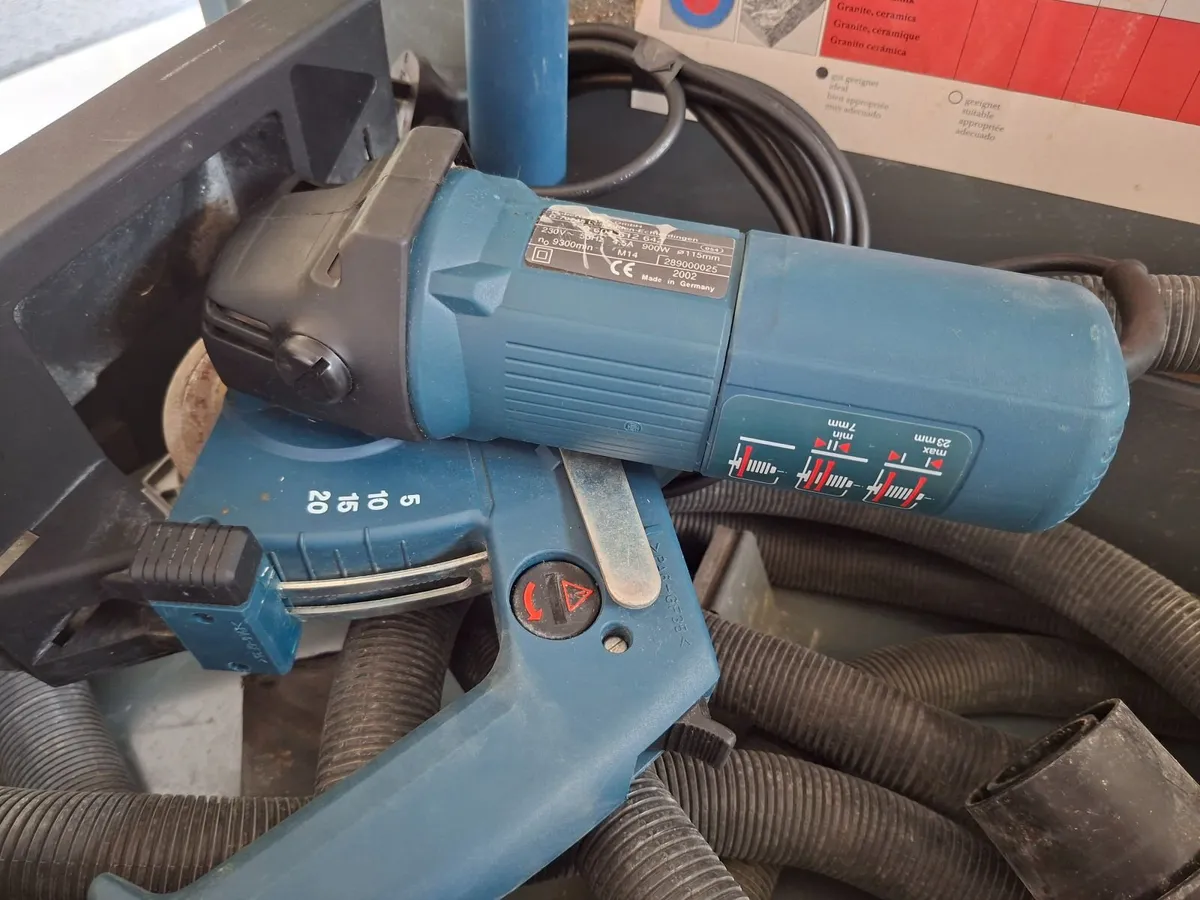Bosch GNF 20 CA Wall Chaser 240v - Image 3