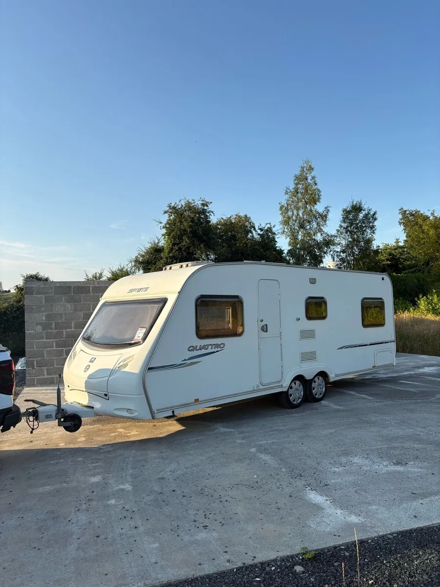 2009 Swift sprite 6 berth fixed bed caravan - Image 2
