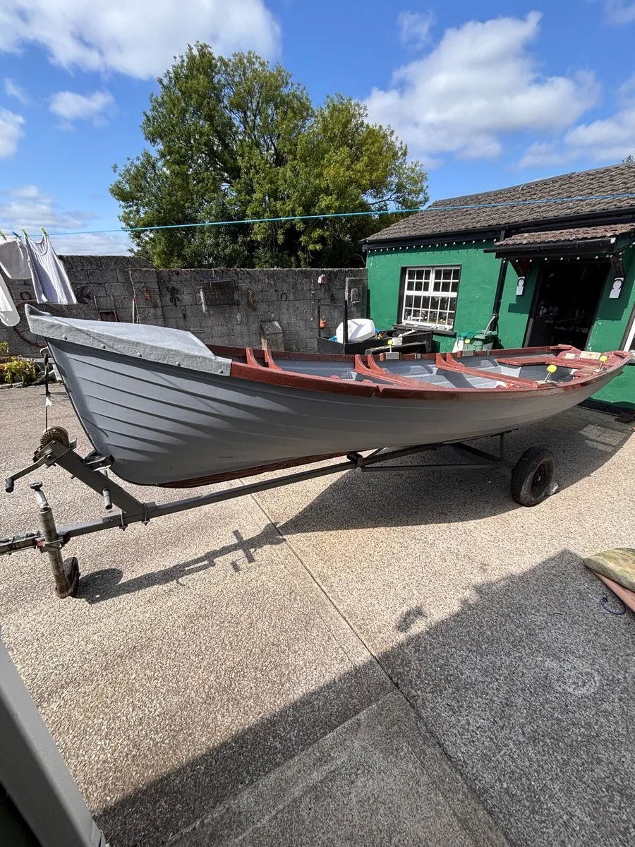 Lake boat - Image 4