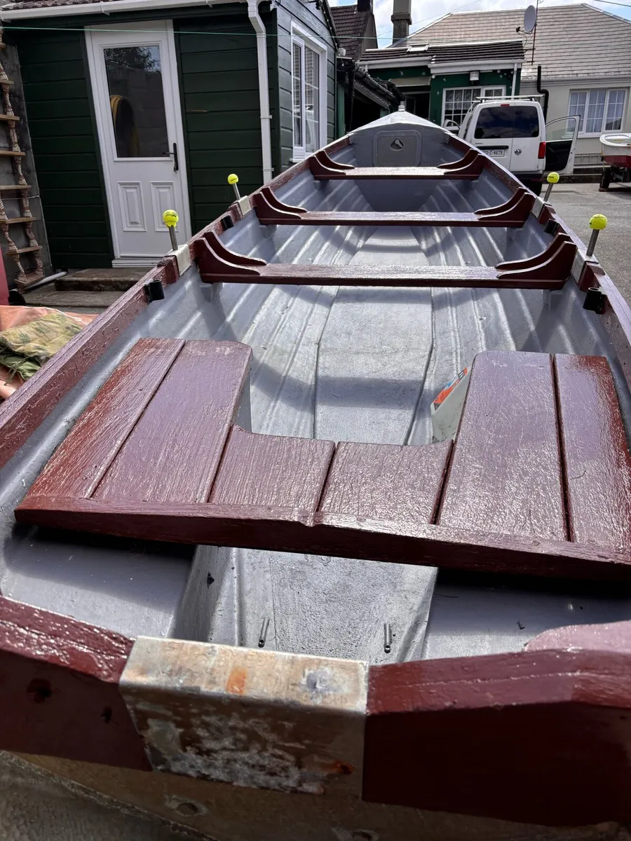 Lake boat - Image 3