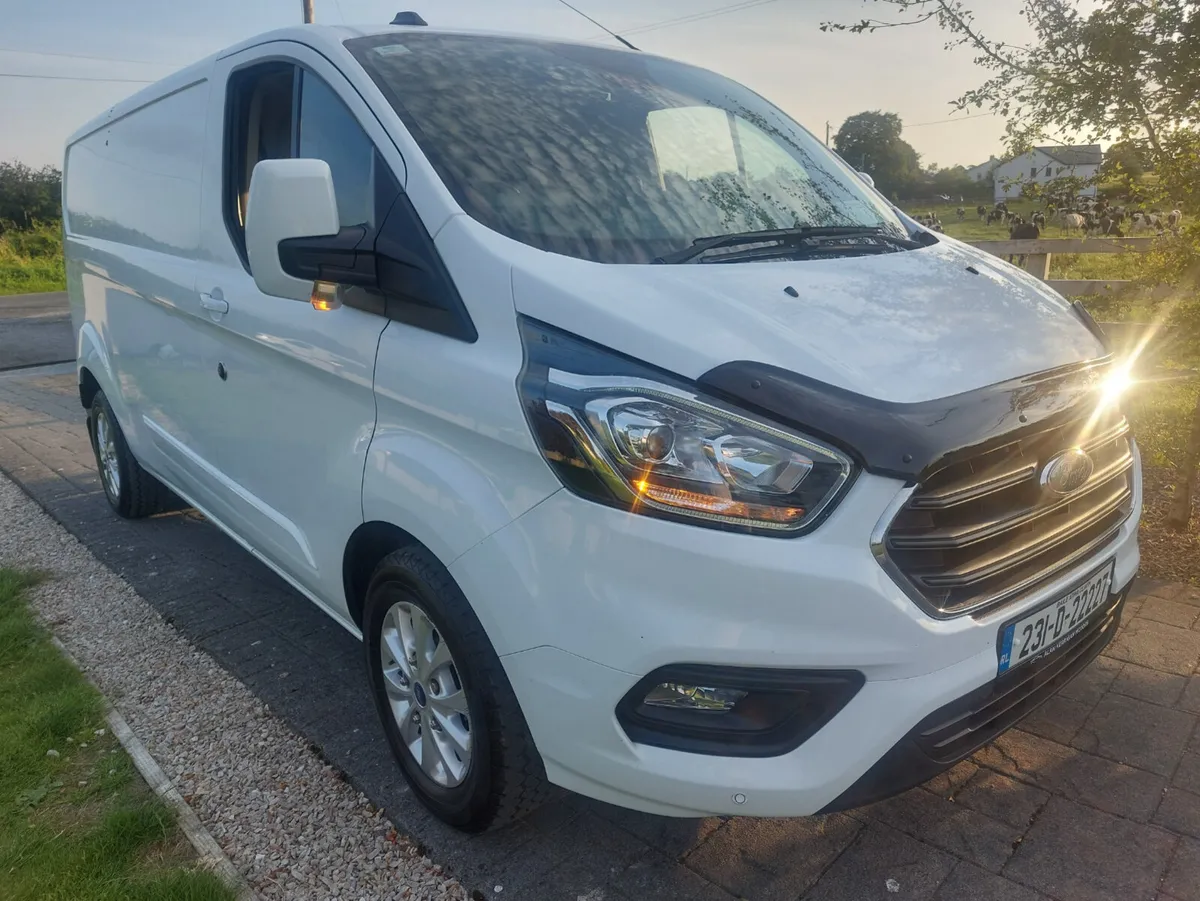 TRANSIT CUSTOM 2023' LIMITED  / AUTO - 170BHP - Image 1
