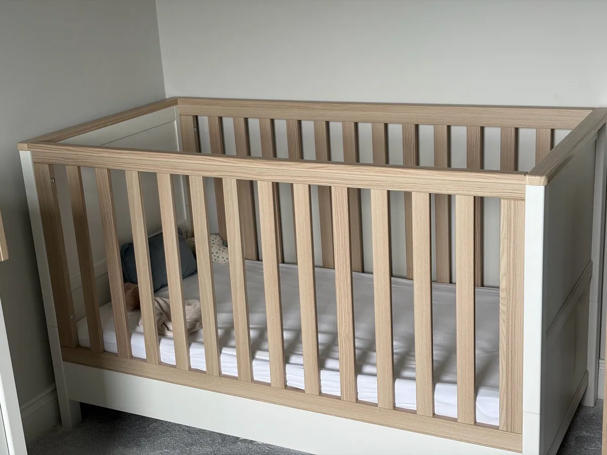 Mamas and Papas Nursery set - Image 4