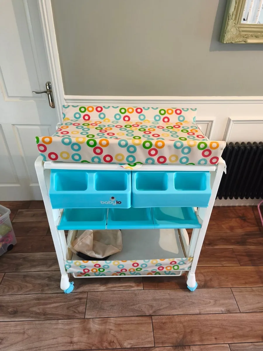 Baby changer - Image 2