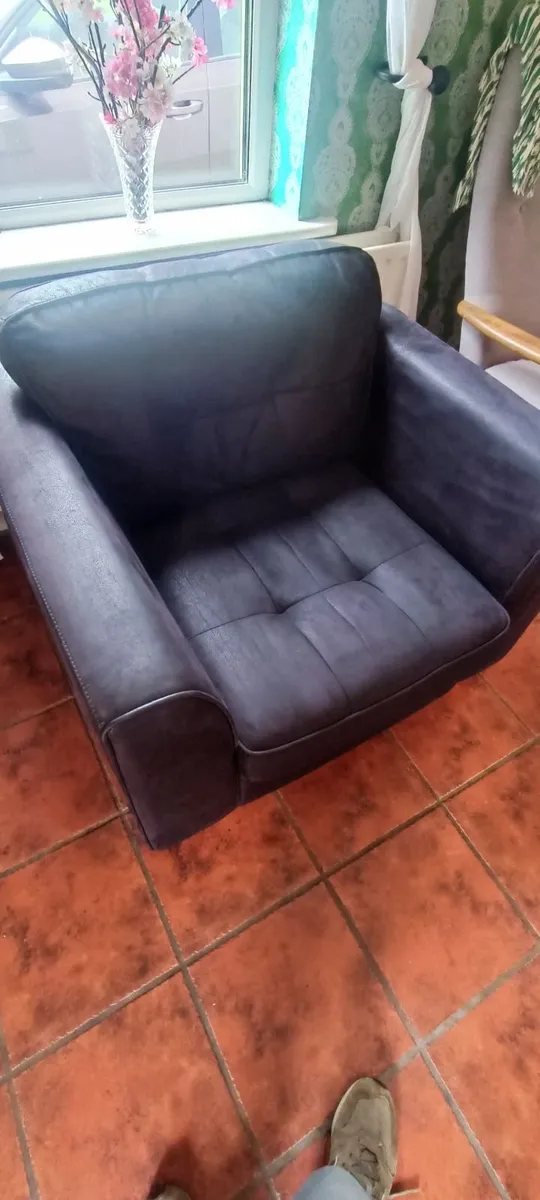 Armchair - Image 1