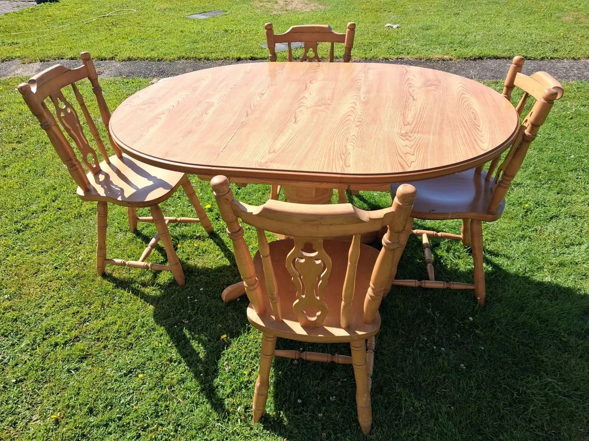 Kitchen table  and 4 chairs - Image 2