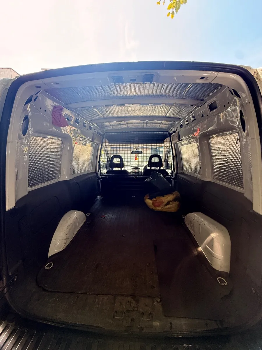 Opel Combo 2011 - Excelent condition - Image 4