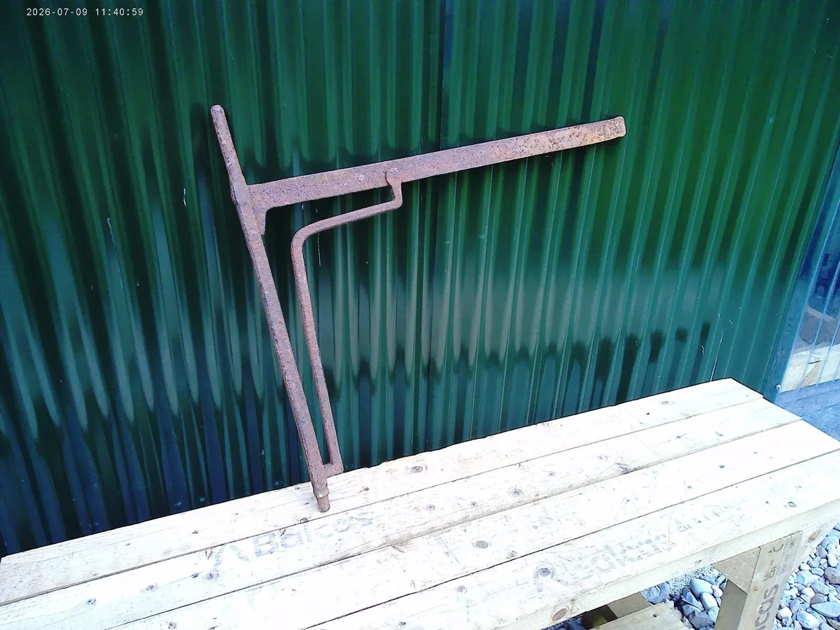 Fire Crane - Image 1