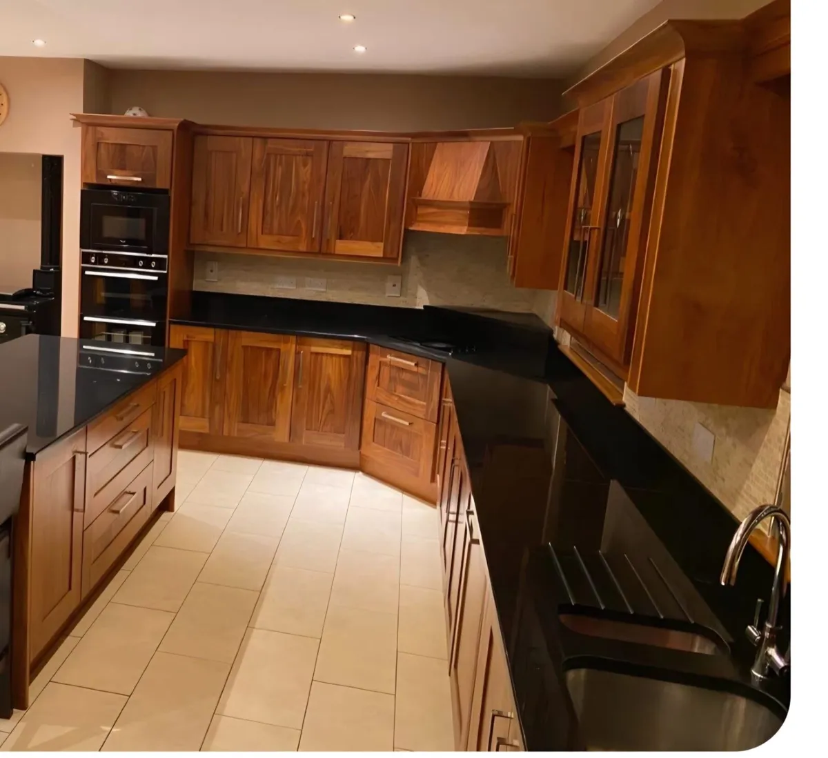 Kitchen units - Image 1