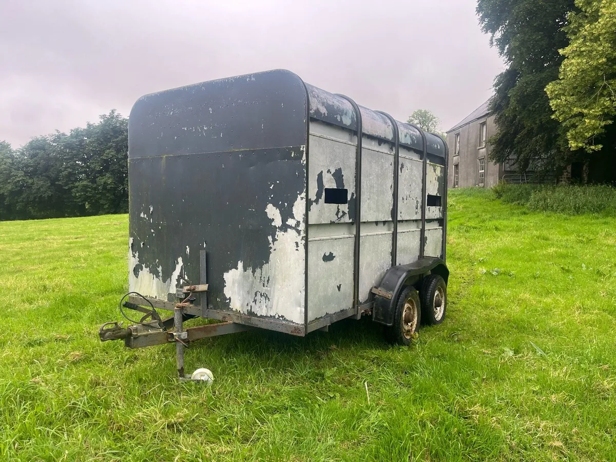 Cattle trailer - Image 1