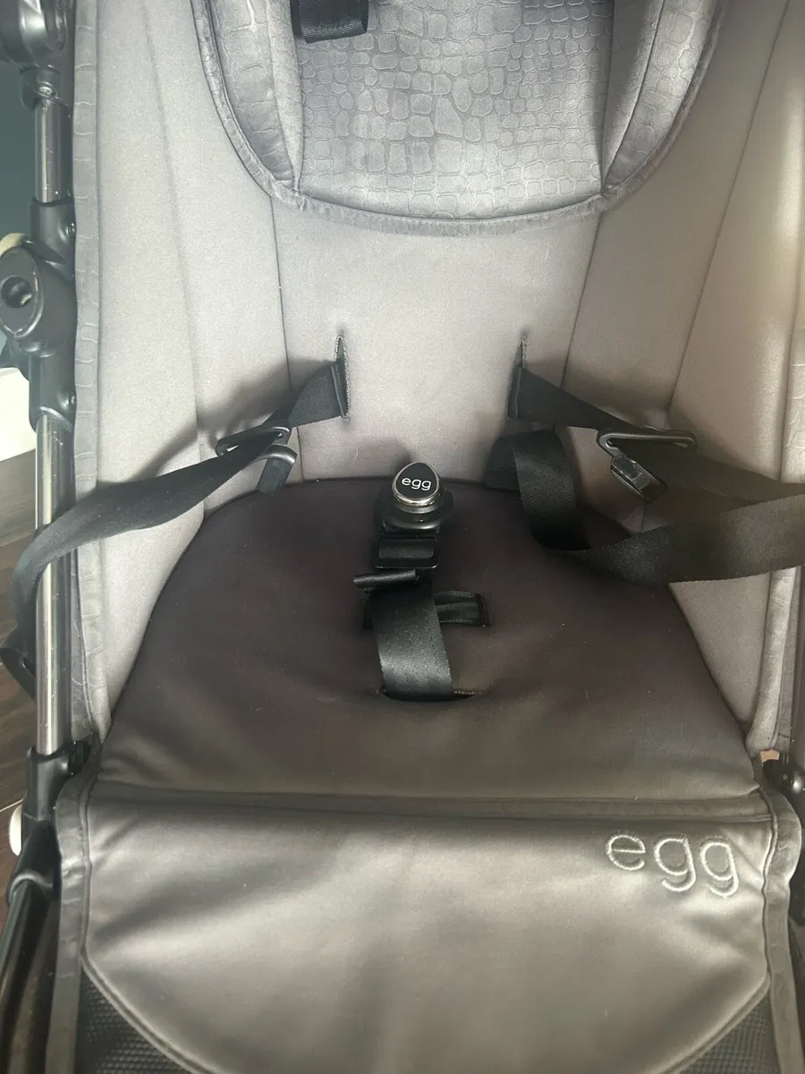 Egg 2 pram - Image 3