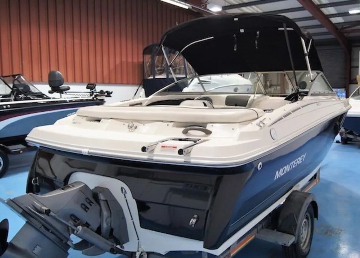 2009 Monterey 180 FS with trailer - Image 3