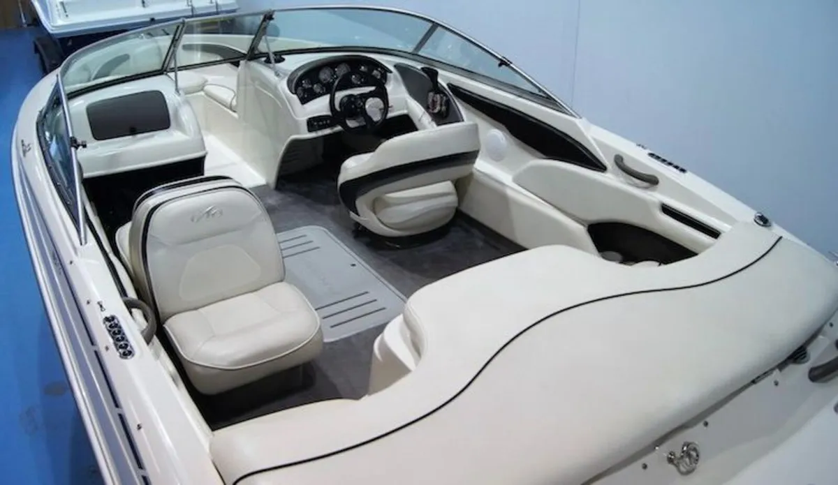 2009 Monterey 180 FS with trailer - Image 4