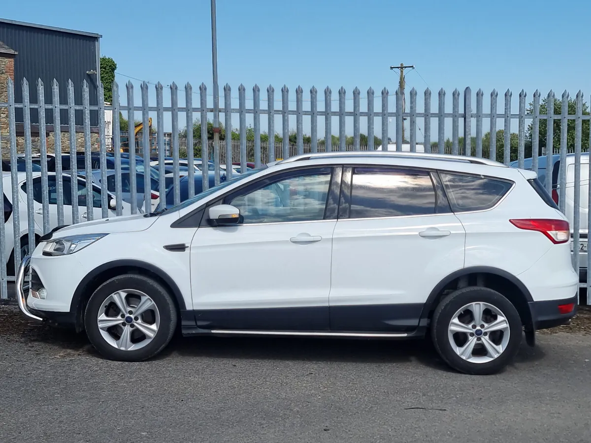 €6990 Ford kuga crewcab low miles €6990 - Image 3