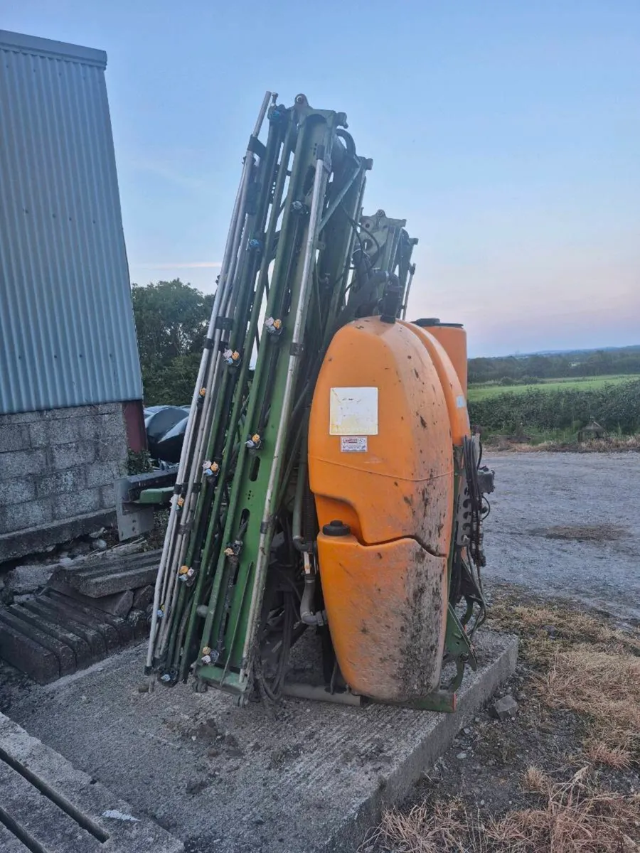 Amazone 1201uf sprayer - Image 3
