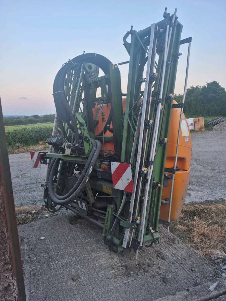 Amazone 1201uf sprayer - Image 4