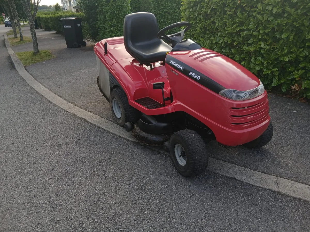 Honda ride on lawnmower - Image 2