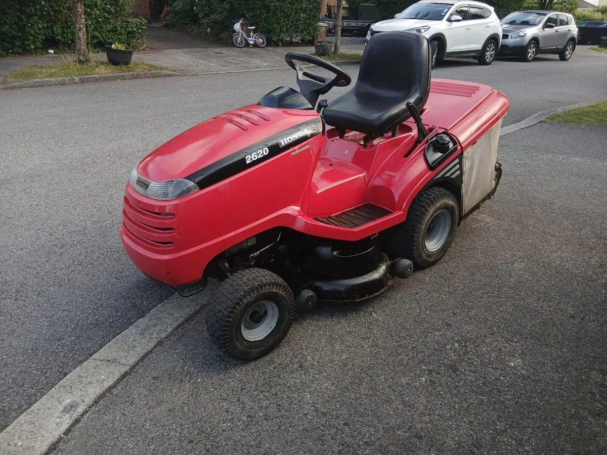 Honda ride on lawnmower - Image 3