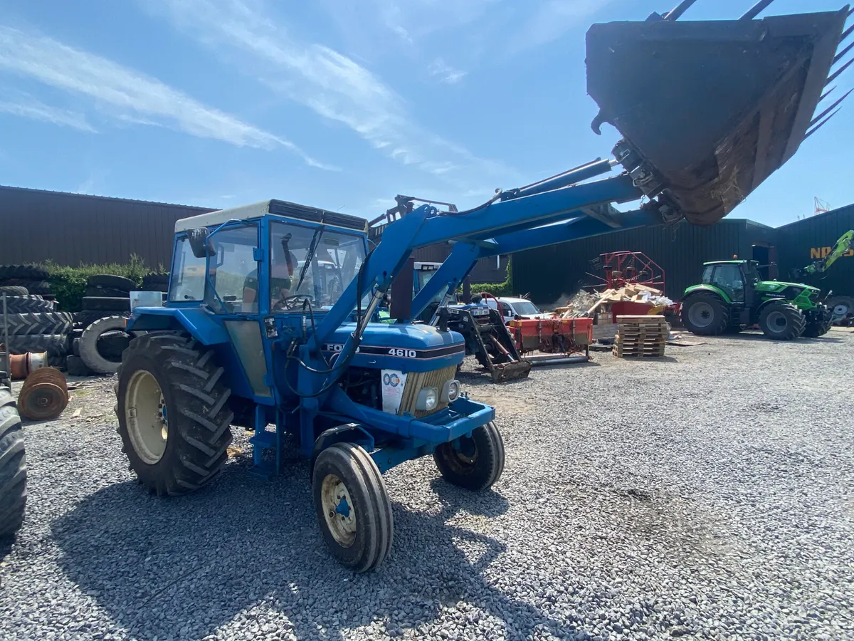 Tractor - Ford 4610 with loader - Image 2