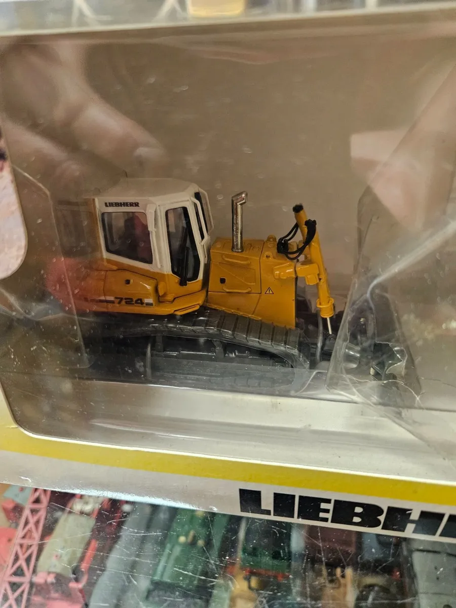 Corgi Norscot Liebherr Crawler Tractor - Image 2